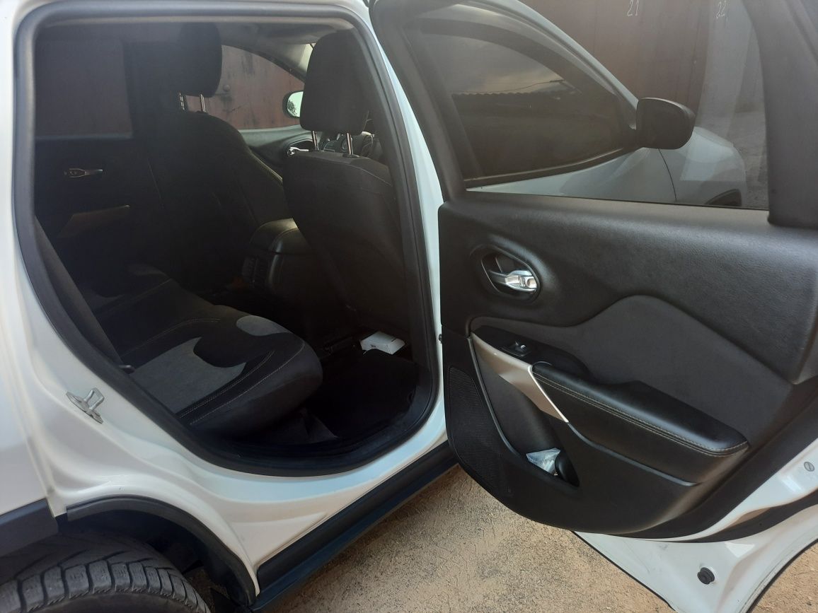Jeep cherokee kl 2.4 Газ/Бензин