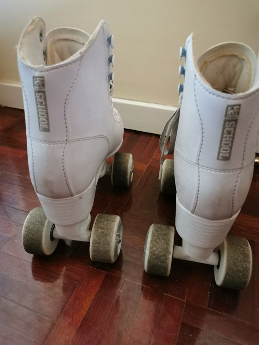 Patins de 4 rodas em bom estado