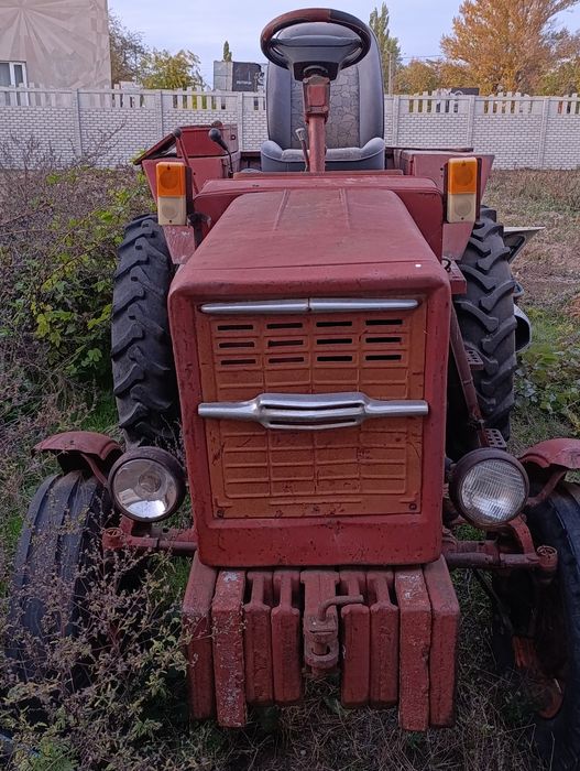 Трактор Т-25 з прицепом, дисковою та плугом