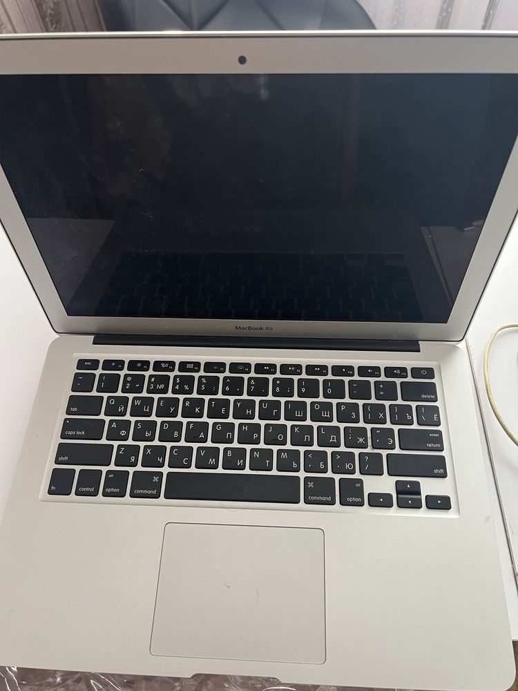 Продам macbook air 13 2017