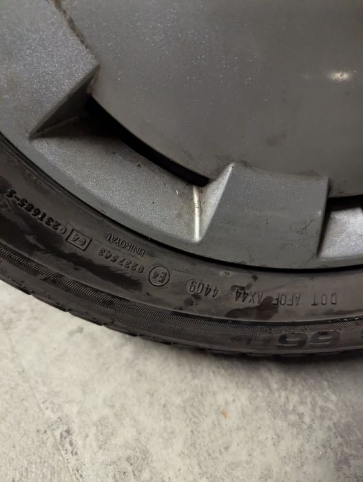 Opony zimowe Uniroyal 205/55/16 z felgami i kopakami do audi /vw
