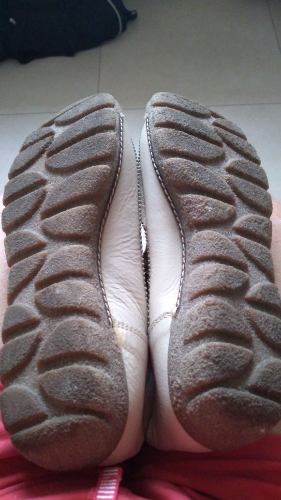 Sprzedaje zimowe buty firmy Bata że skory