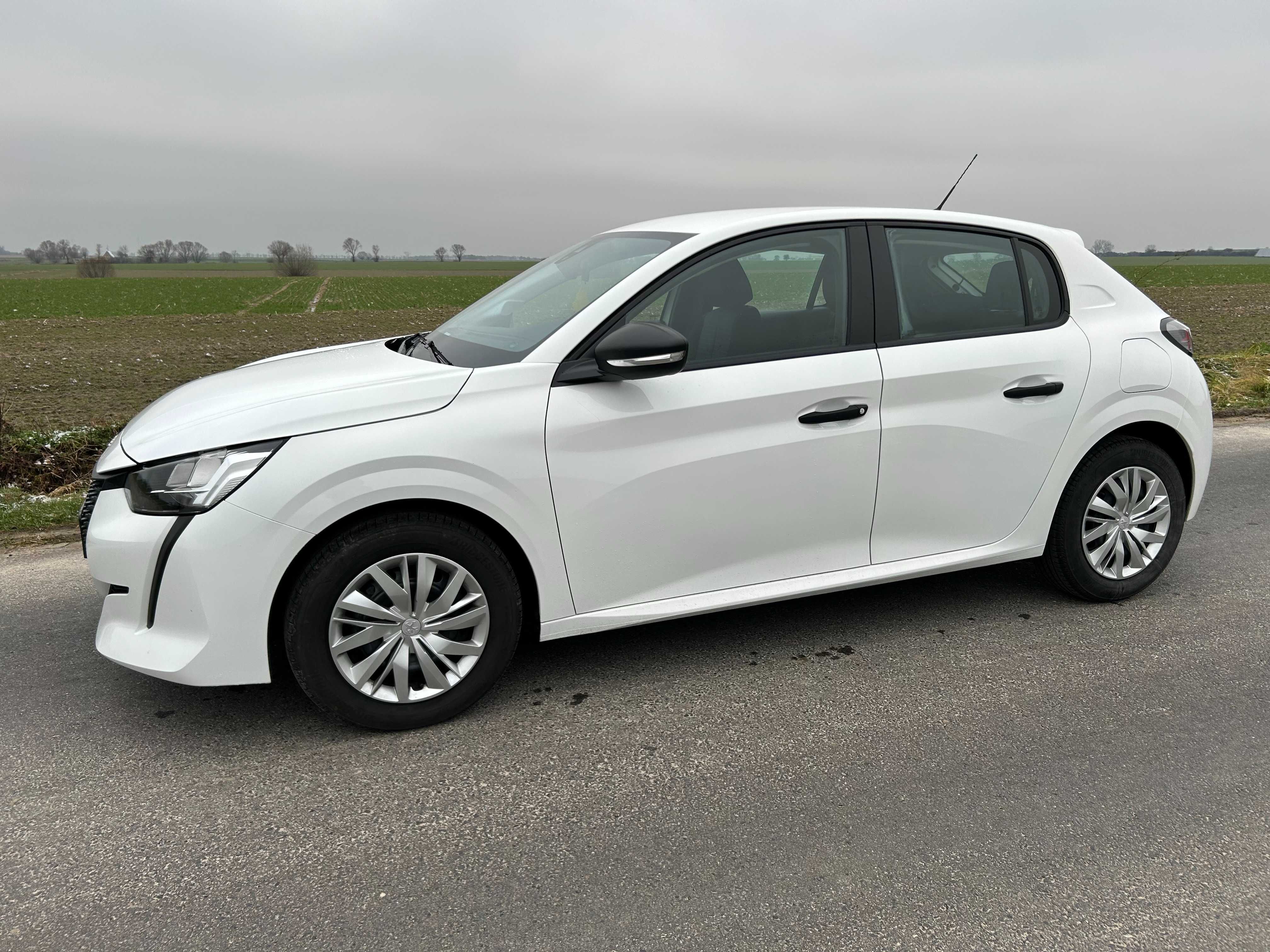 Peugeot 208  1,2 Benzyna