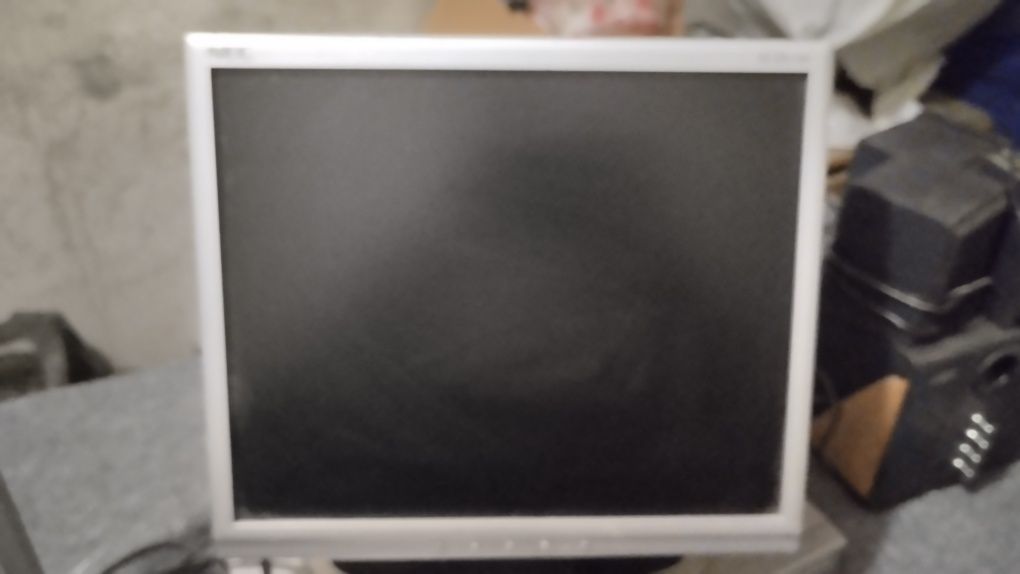 Monitory komputerowe