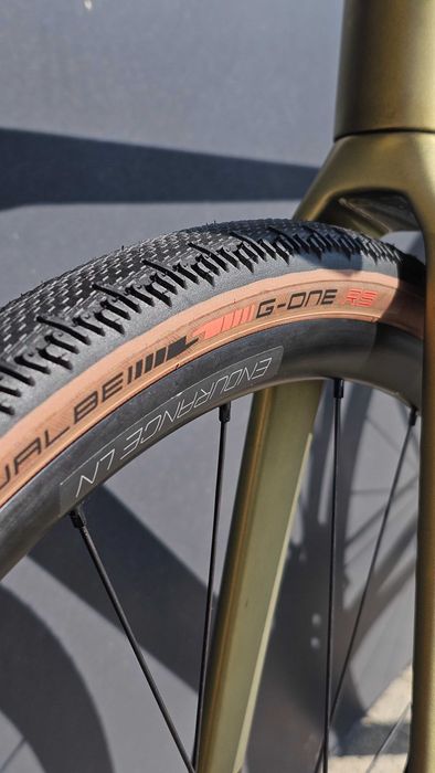 Szosa/gravel karbon Superior X-Road Team (roz. L) 2x11, koła DT Swiss