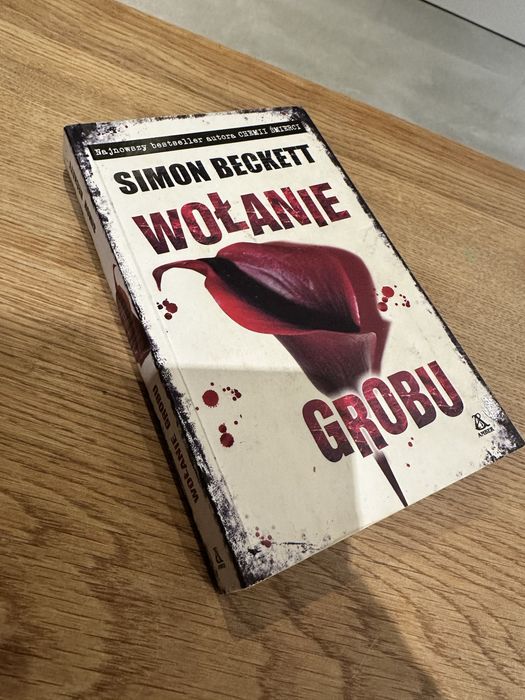 Simon Beckett “Wołanie grobu” stan bdb