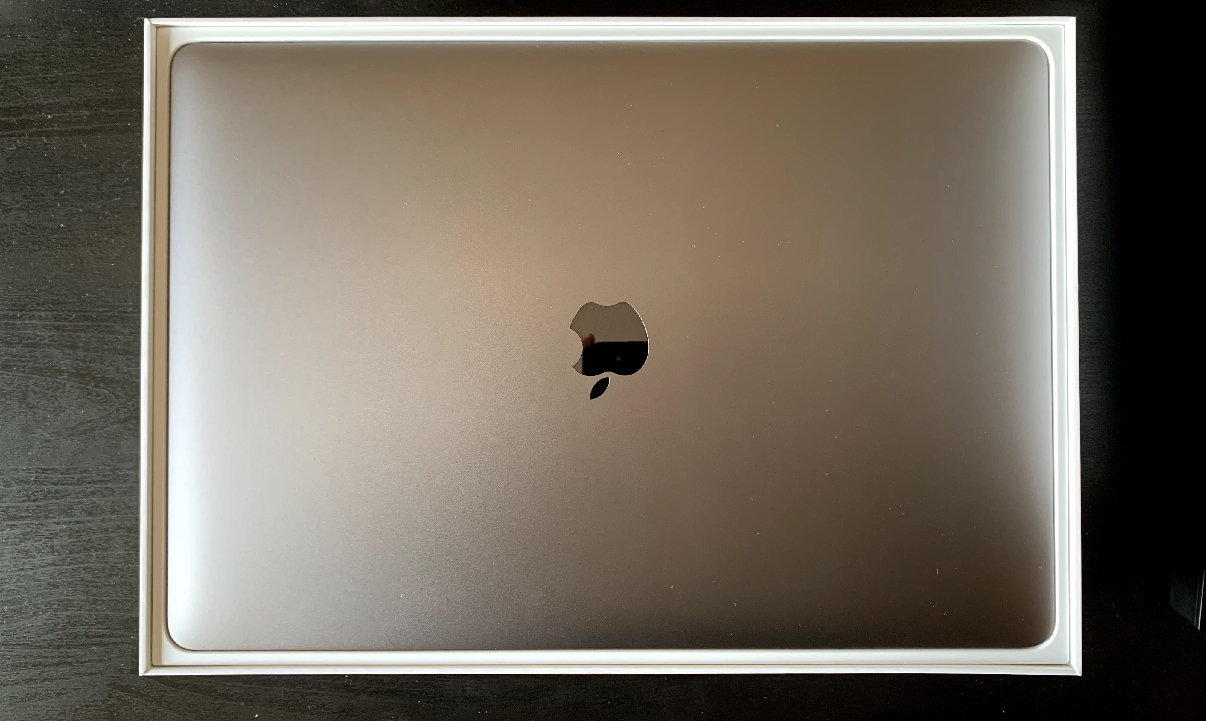 MacBook Pro 15'' (2,9GHz - 16Gb Ram - 512Gb) + Care Cases