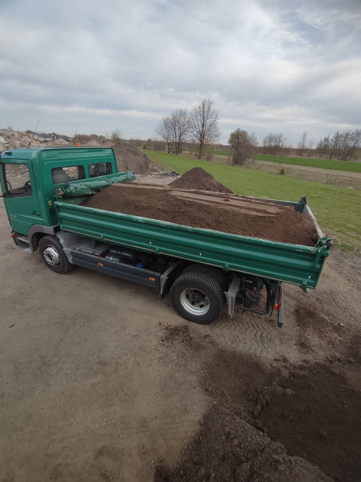Ziemia ogrodowa piach kruszywa ozdobne naturalny czarnoziem 100% Tanio