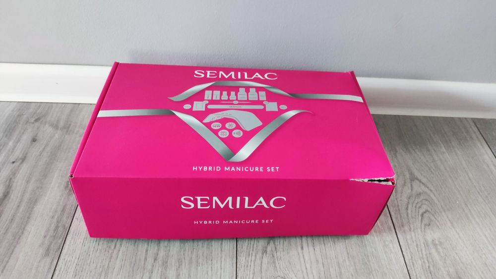 Zestaw do robienia paznokci lampa UV  Semilac