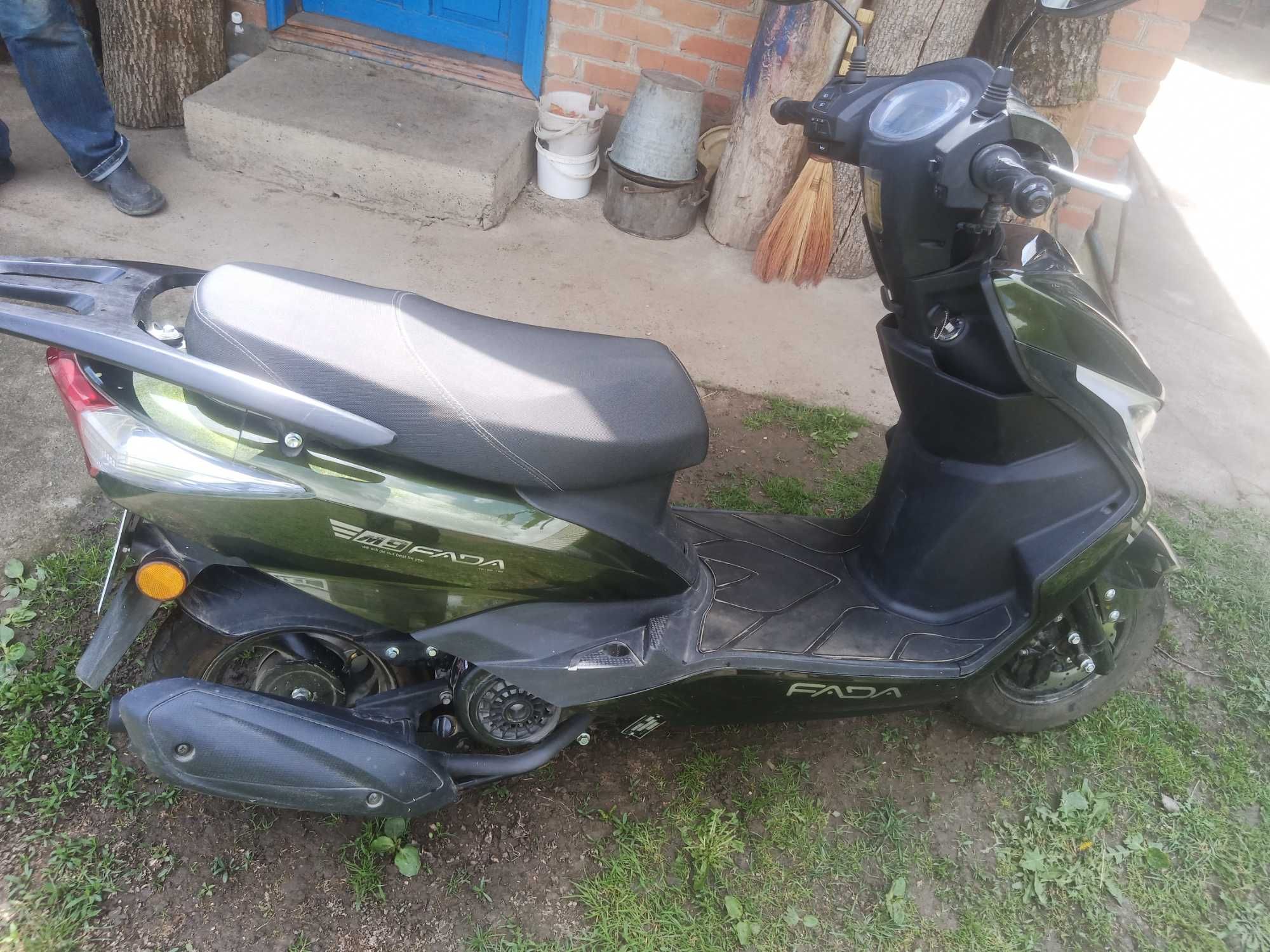 Бензиновий скутер Fada M9 150 cc