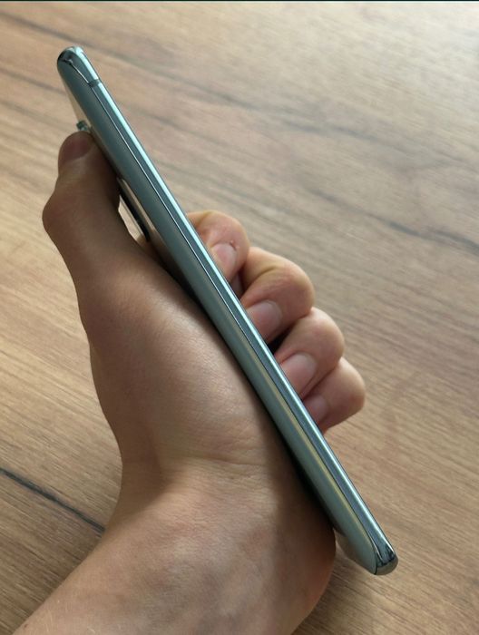 Продам самсунг s20FE