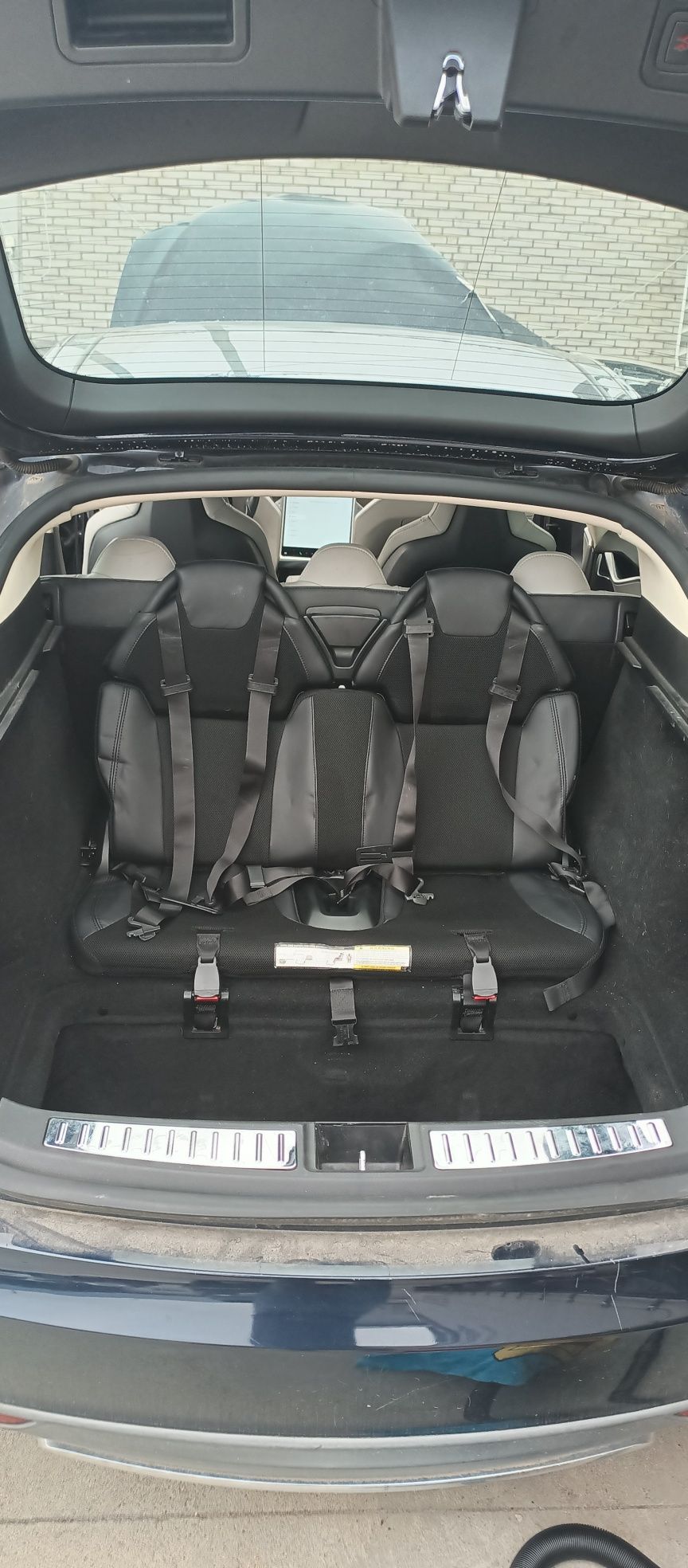 Продам семимісну tesla model s 60kw 7 місць
