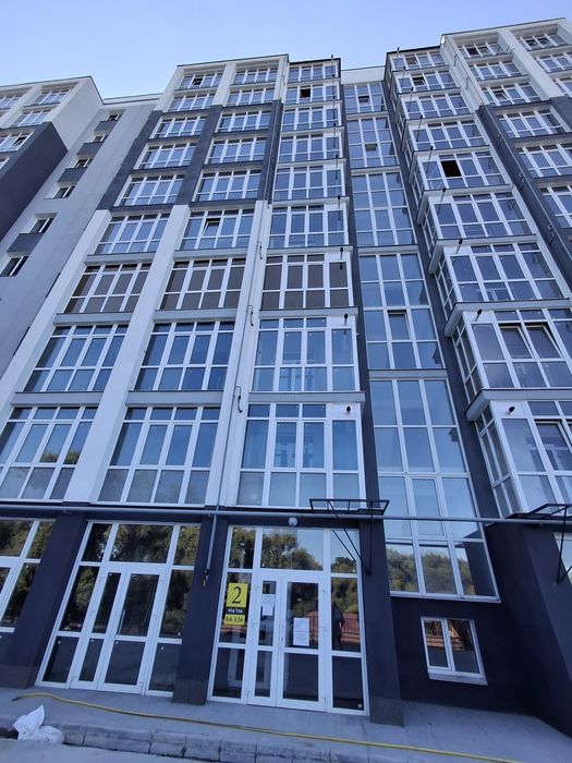 Новобудова 54м2  ЦЕНТР Продам 1 кім квартиру