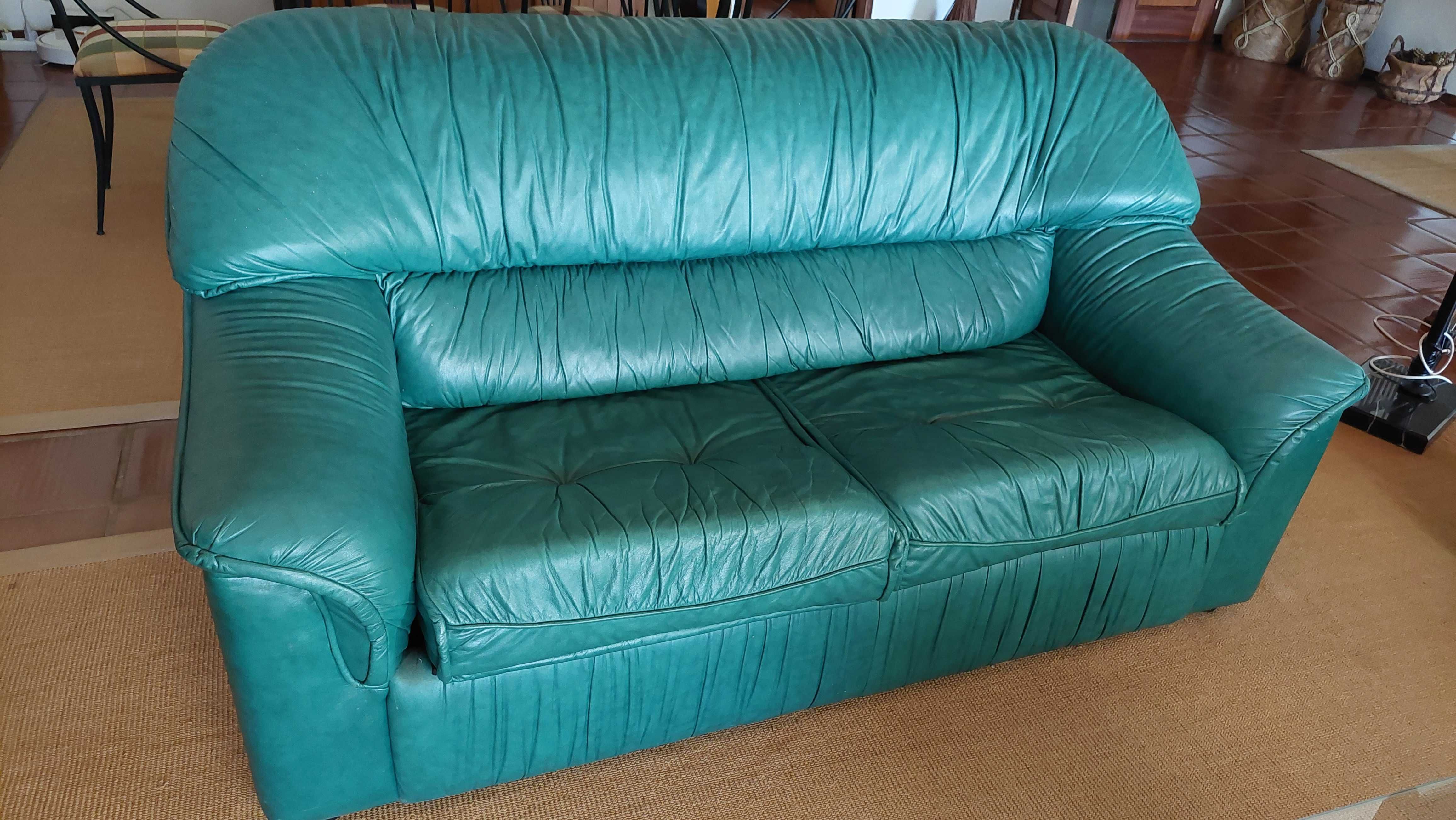 Conjunto de sofás em pele  (cor Verde)