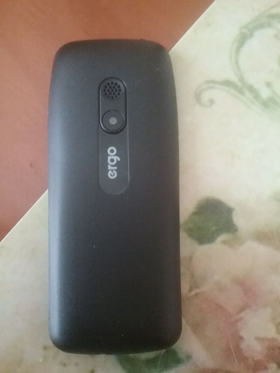 Телефон ergo B241 +карта памяти