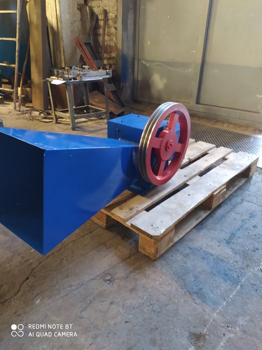 Дробілка гілок двох вальна