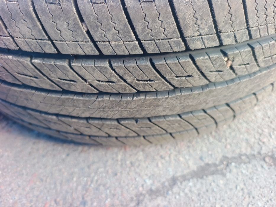 Продам резину Uniroyal 235/50 R19