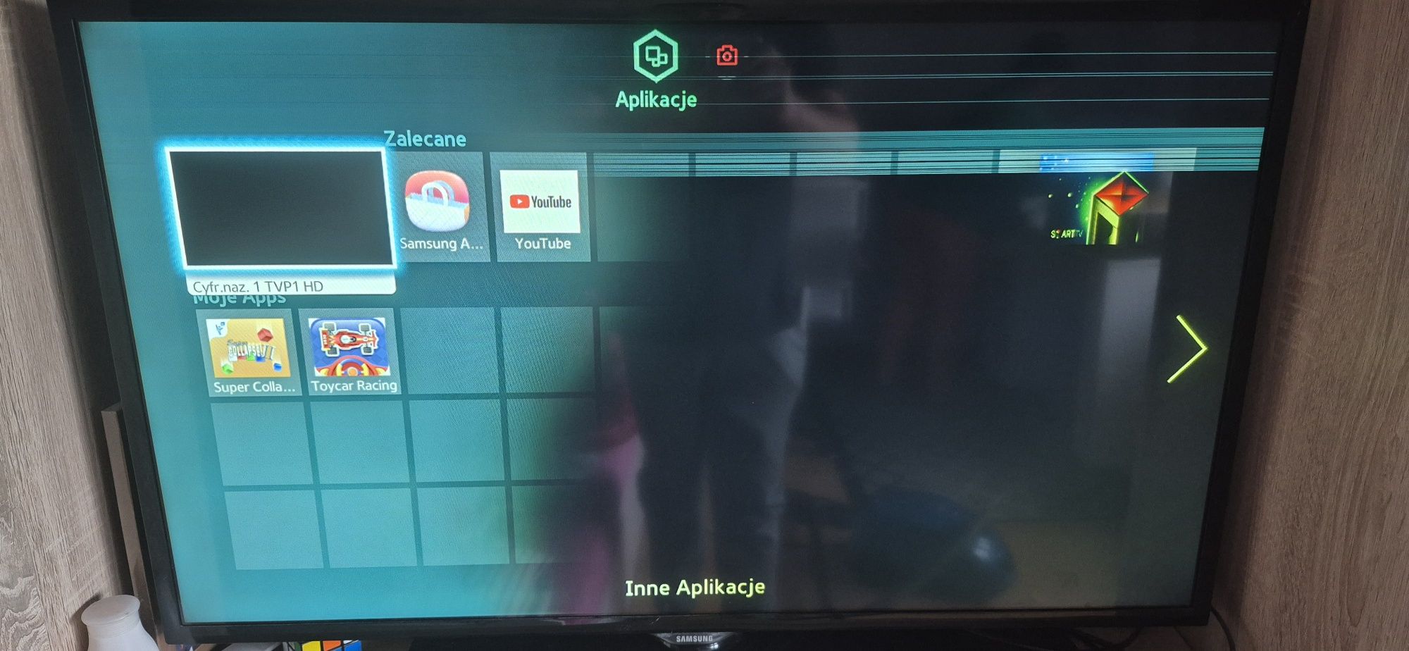 Samsung UE40F5300 zaciemniona połowa ekranu.