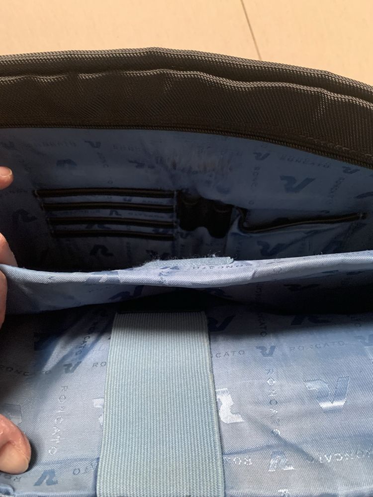 Czarna torba na laptopa Roncato
