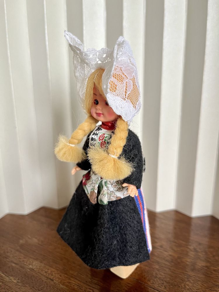 Piękna lalka vintage 2 szt. strój ludowy holenderski Holandia saboty