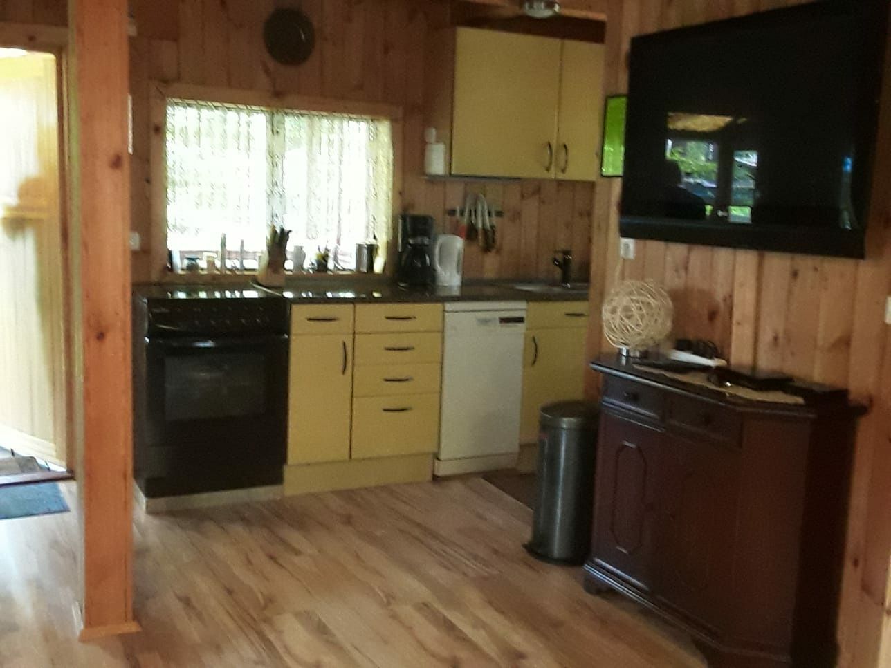 Domek letniskowy nad jeziorem Gim