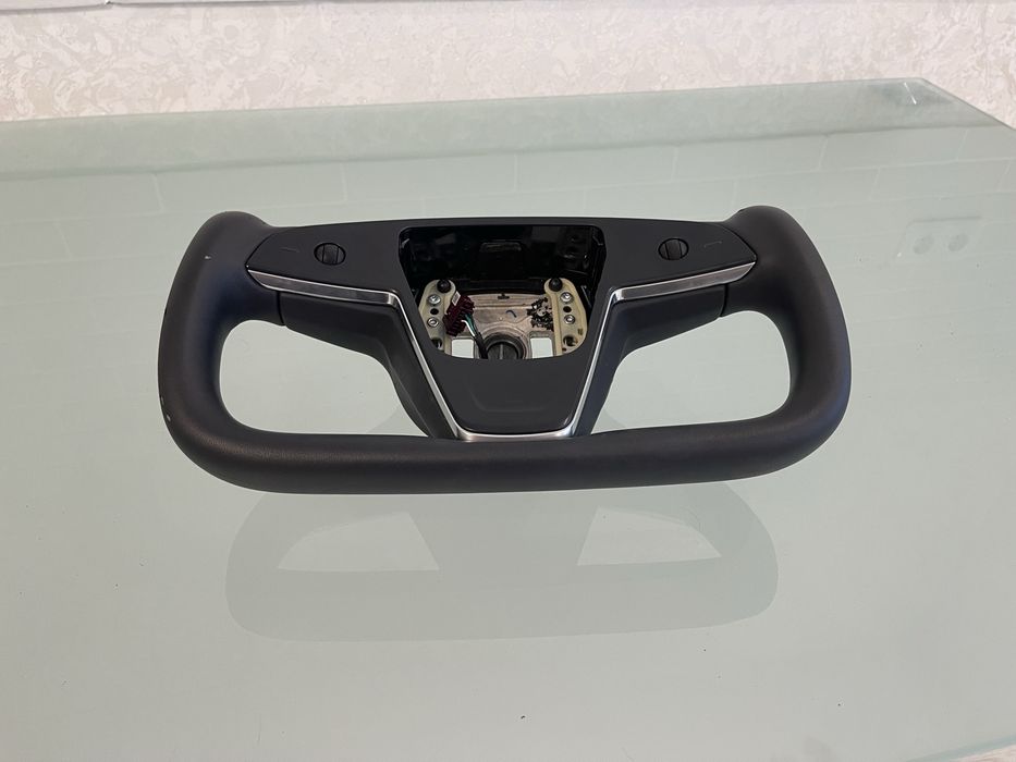 2021-2024 Tesla Model X S Plaid yoke style steering wheel  OEM
