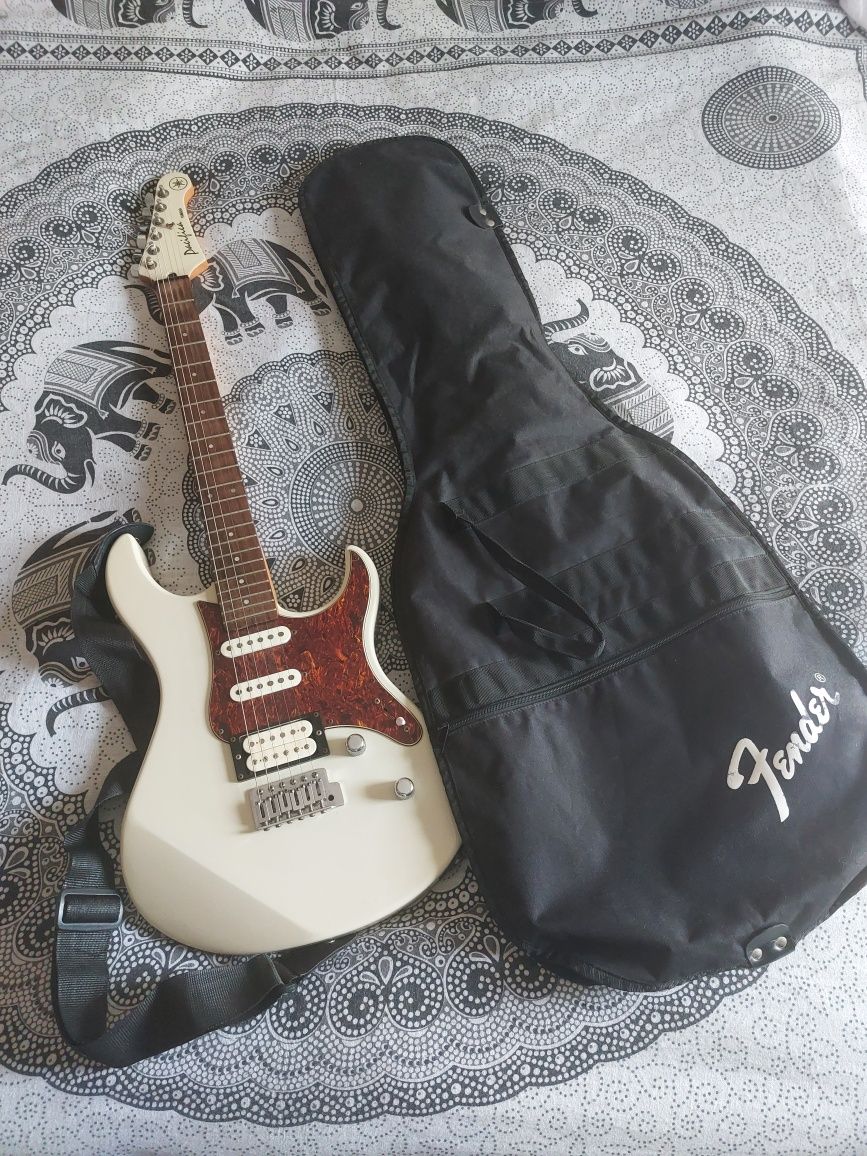 Guitarra Yamaha Pacifica 112V lindíssima