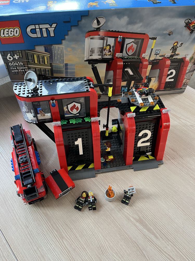 Конструктор lego city Пожежне депо з пожежною машиною 60414