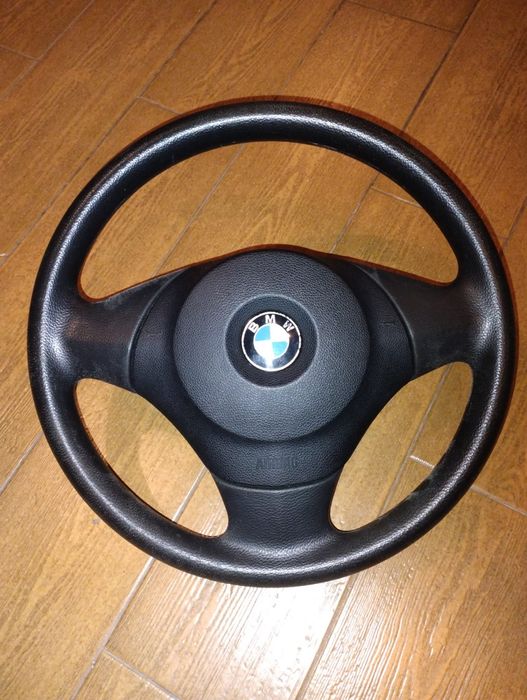 Volante BMW com airbag