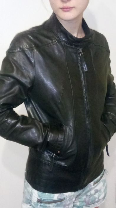 Кожаный пиджак в хорошем состоянии