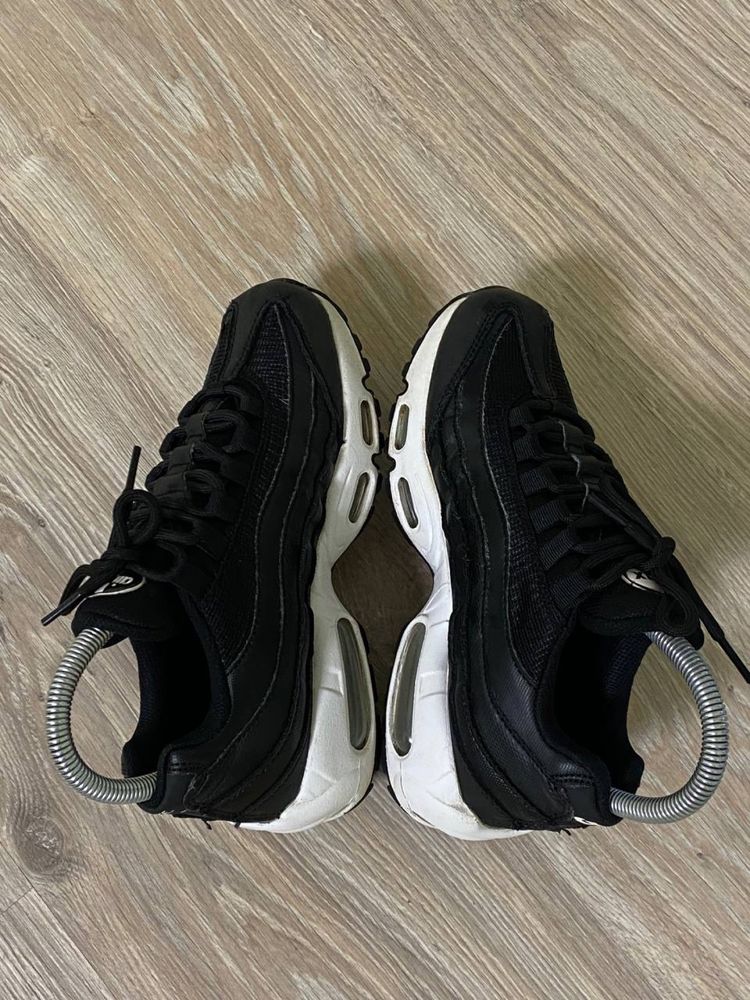 nike Air Max 95 размер 36