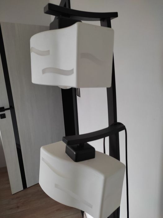 Lampa stojąca z dwoma kloszami