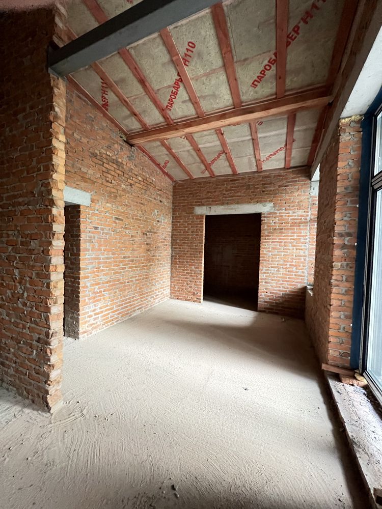 Унікальний будинок у лісі біля ЖК Desna Residence
