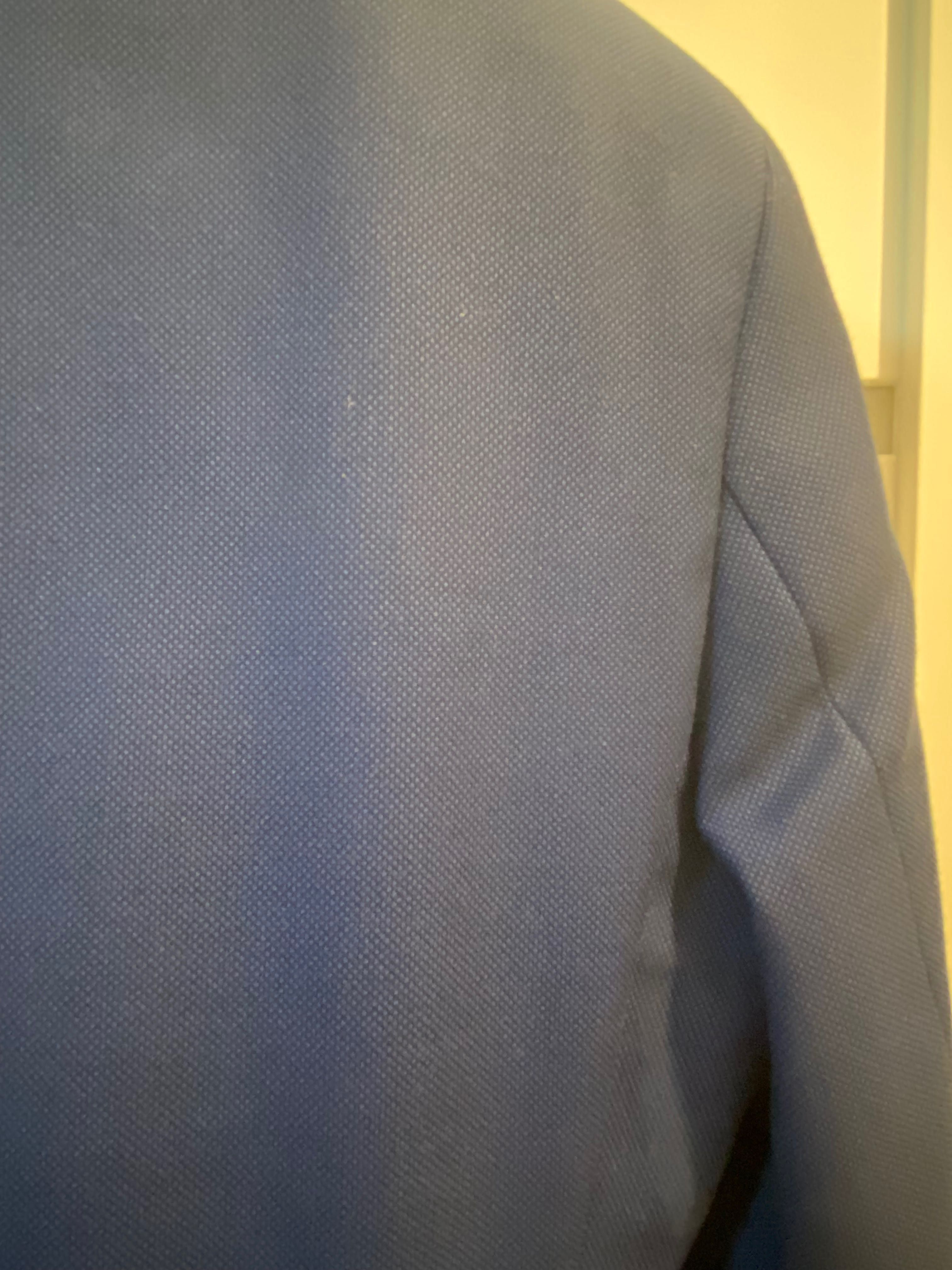 Granatowy, wełniany garnitur męski firmy vestis