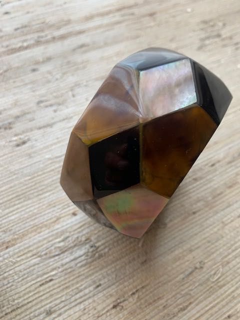 Pulseiras em laca e madrepérola