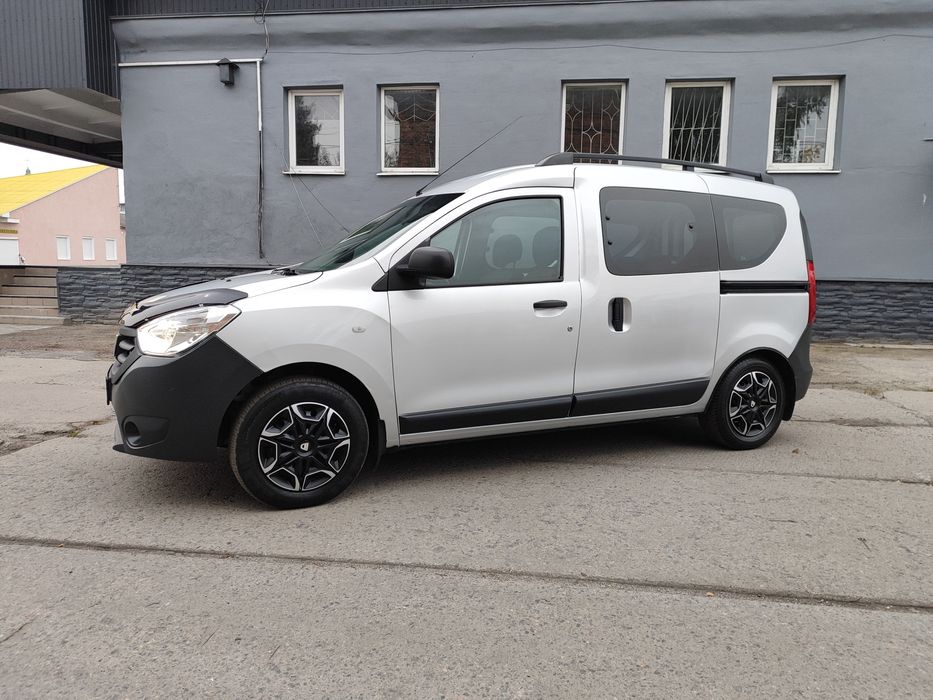 Dacia DOKKER 2017рік 1.6газ/бензин Оригінальний пасажир logan duster