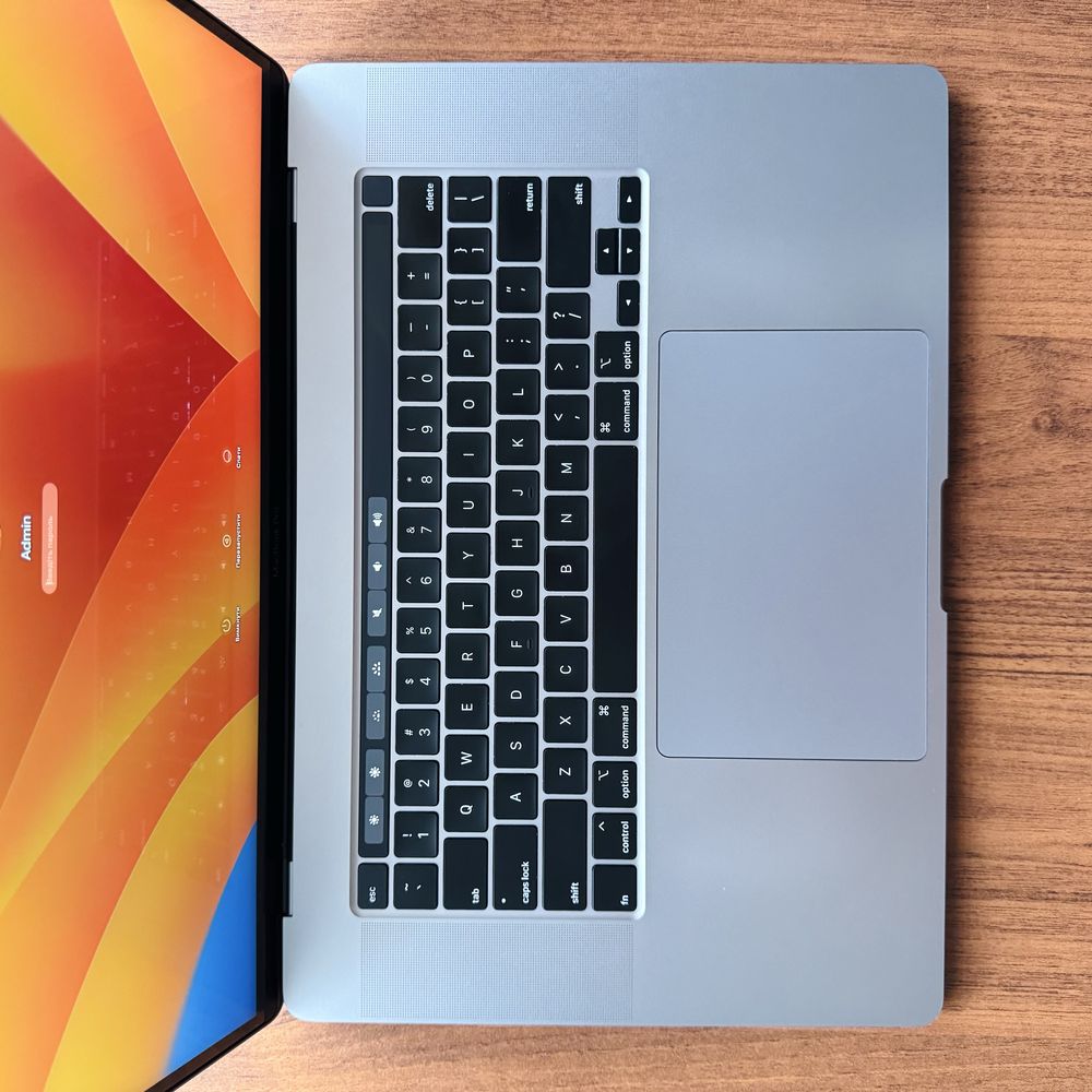 MacBook Pro 16” 2019 – Intel i7 / 32GB / Radeon 5500M (4 ГБ)