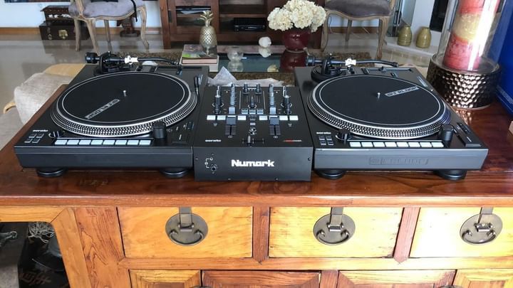 Setup DJ completo. Inclui: