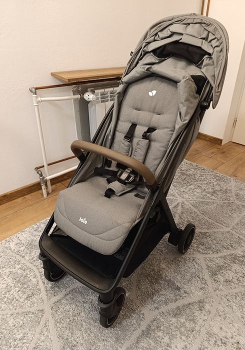 Joie Pact Pro lekki kompaktowy wózek spacerowy spacerówka