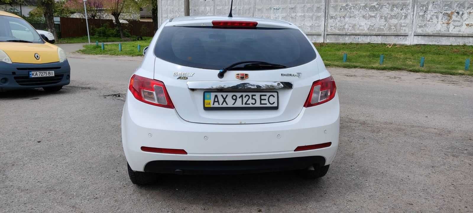 Джили Эмгранд ес7  Geely Emgrand