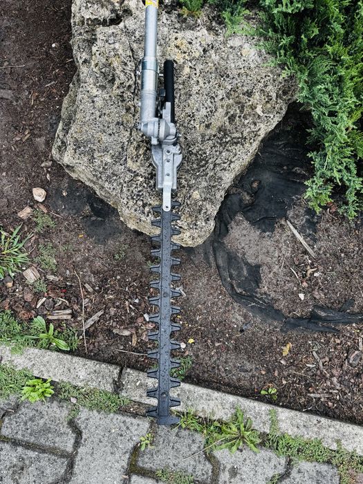 Nożyce spalinowe do żywopłotu na wysięgniku Stihl HL100 HL 100 ładne!