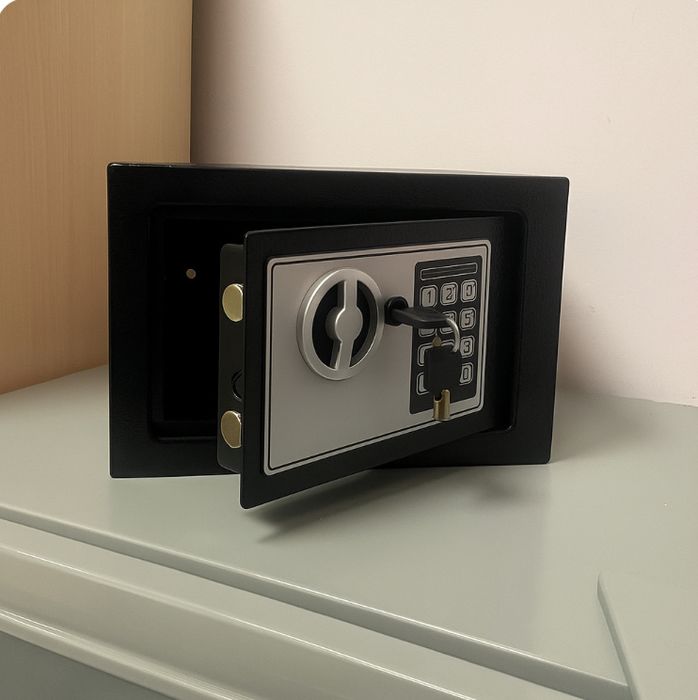 Меблевий сейф (сейф для грошей та документів, домашній сейф)