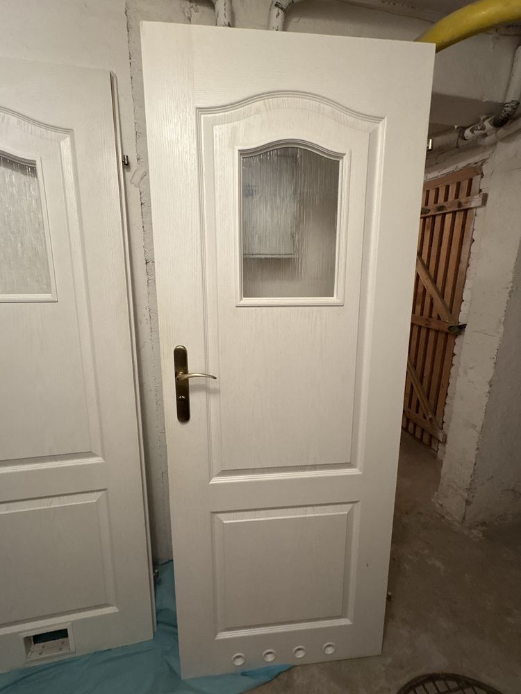 2 pary drzwi lazienkowych i 3 pary drzwi pokojowych plus klamki Lublin