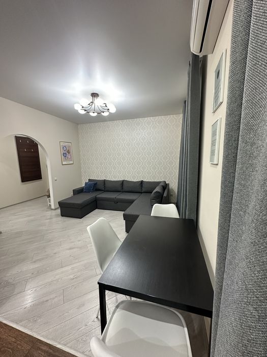 ПОДОБОВА квартира , у центрі міста ТЦ Украіни .