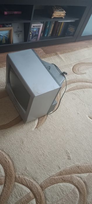 Телевізор SHARP в доброму стані