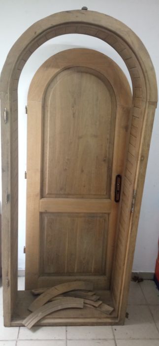 Двері дубові нові