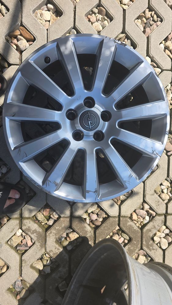 Sprzedam felgi 18 cali do opla