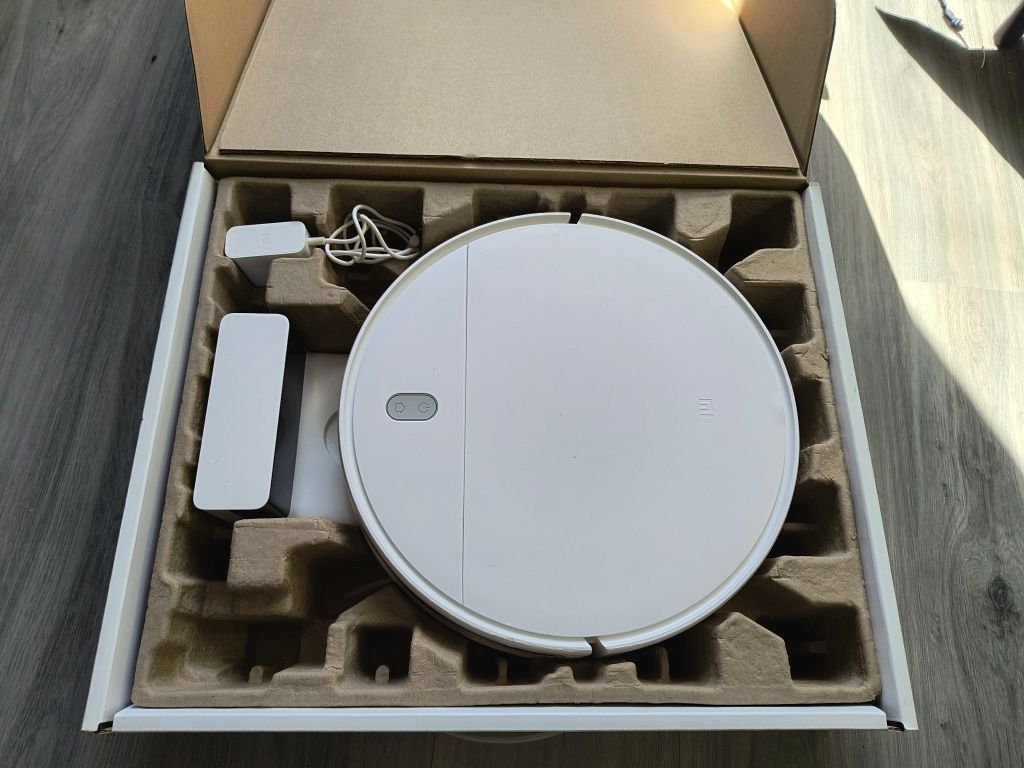 Xiaomi Mi Robot Vacuum Mop Essential