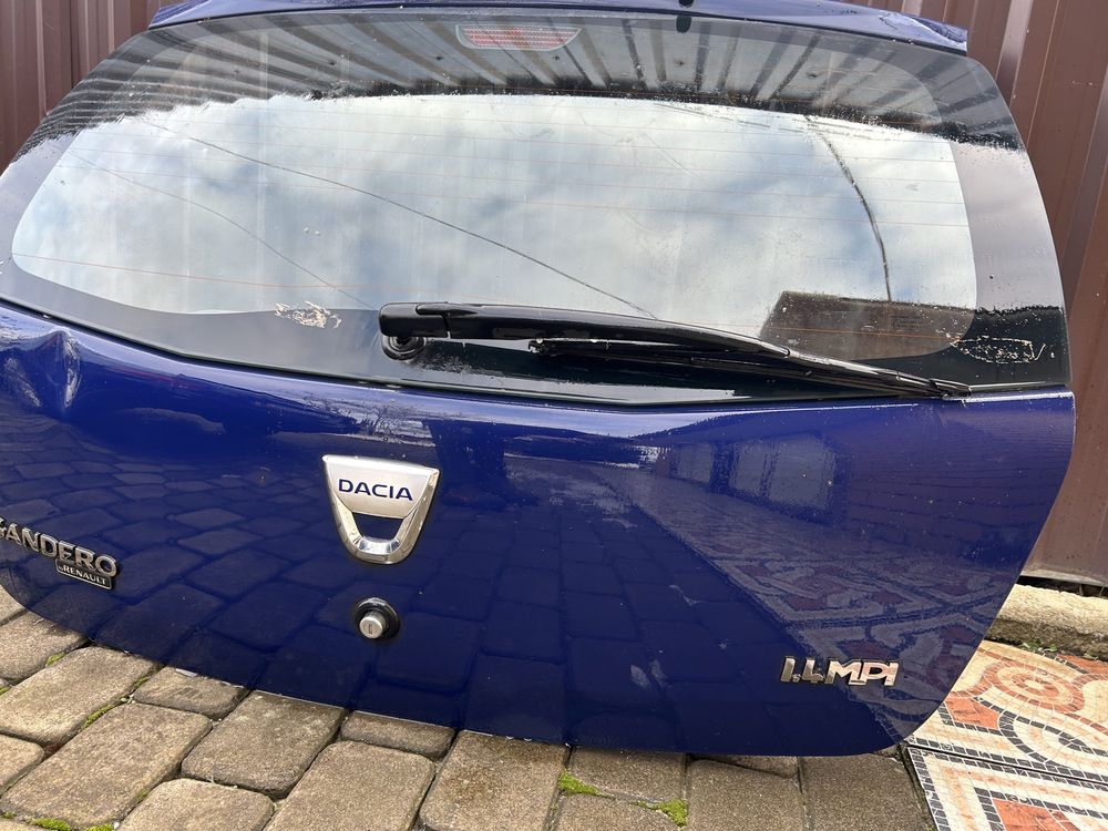 Dacia sandero крышка багажника зад ляда
