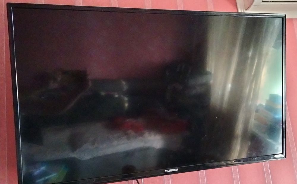 Телевизор Telefunken '40 диагональ